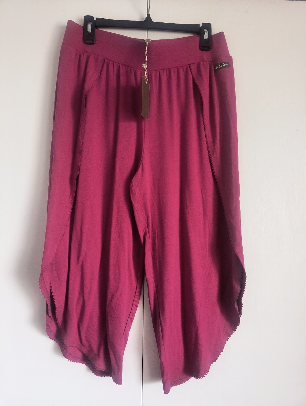 Matilda Jane Capri Pants Fuchsia Pink Medium Pull On NWT